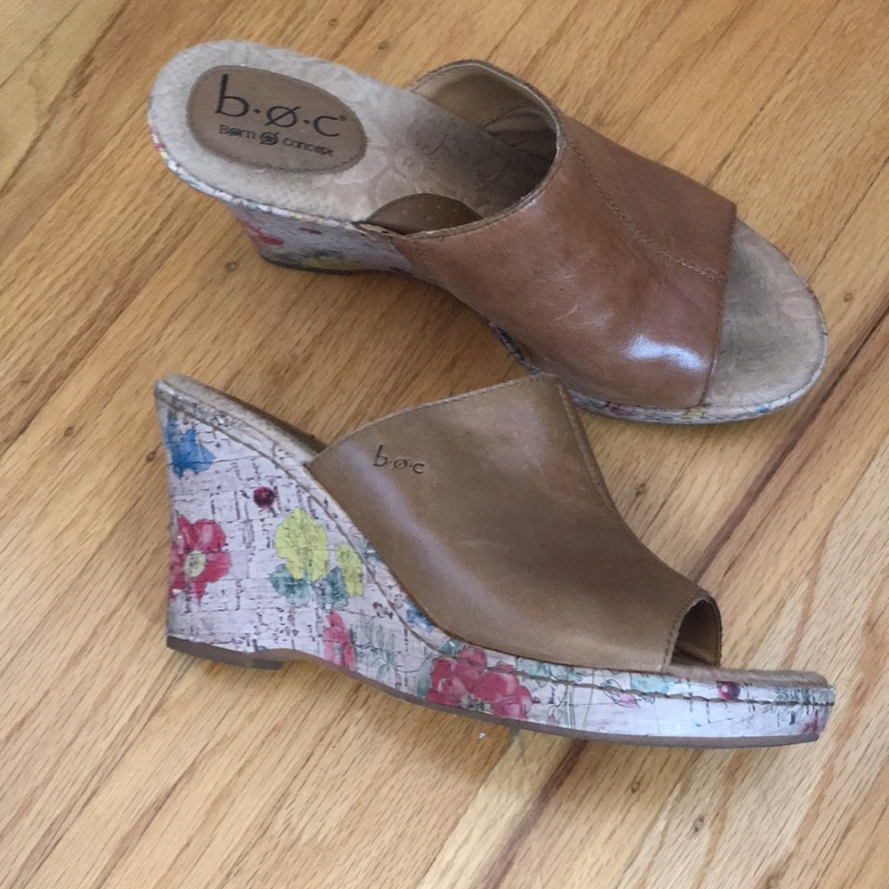 Born tan leather wedges